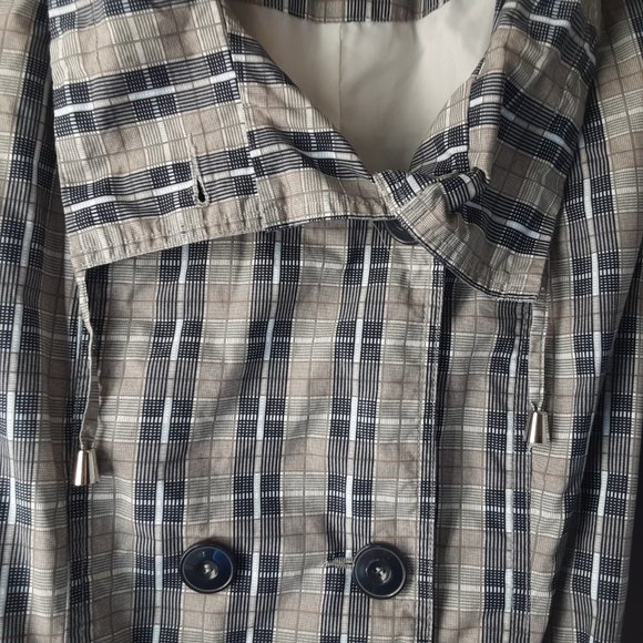 XNTRIK Cotton Short Trench | Taupe & Blue Plaid, L - Picture 5 of 15